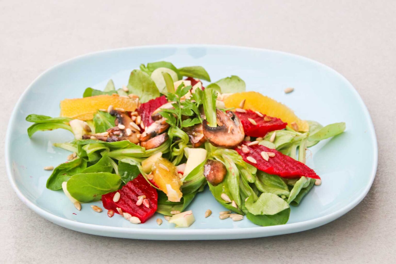 Feldsalat mit Roten Beten und Champignons - Der parktische Gartenratgeber